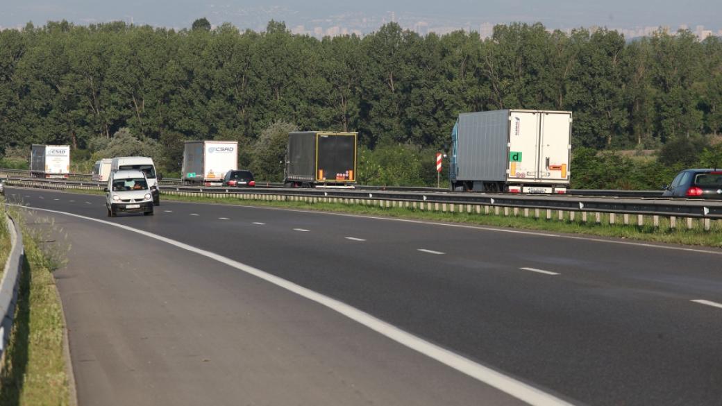 АПИ ограничава движението на камиони по магистралите на 25 и 29 април