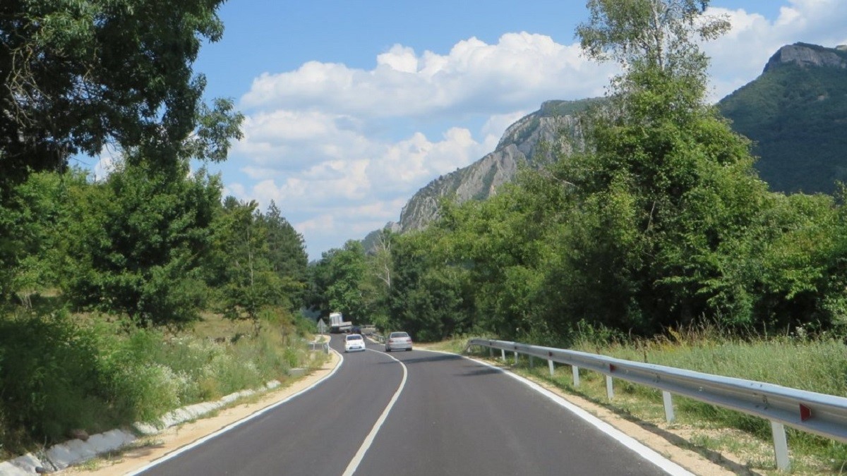 The repaired section of the road Sofia - Pernik will be put into operation within 15 days thumbnail
