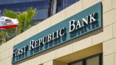 Акциите на First Republic Bank поевтиняха с повече от 60