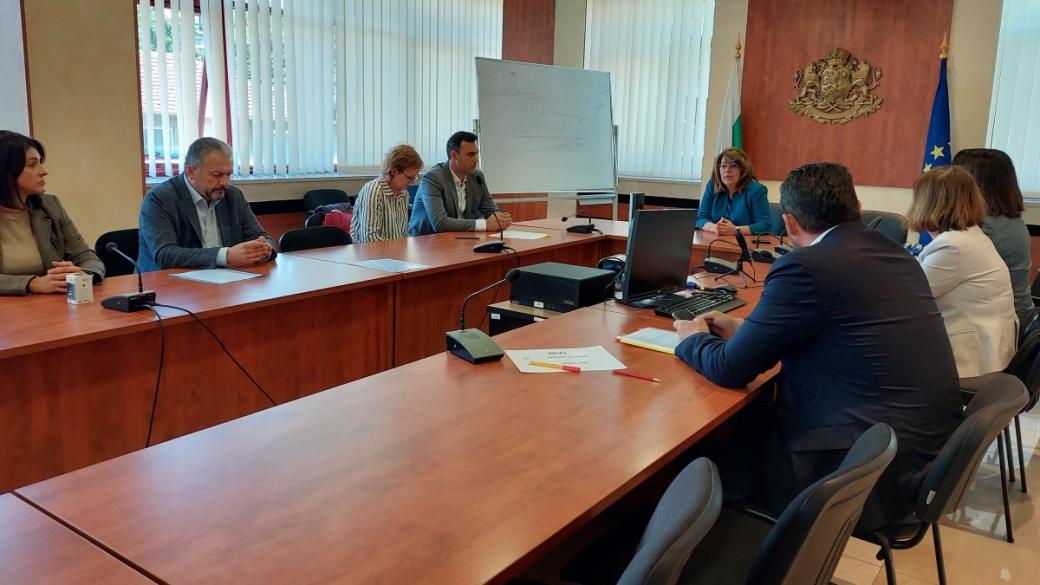 МРРБ подписа споразумения за близо 160 млн. лв. за общински проекти