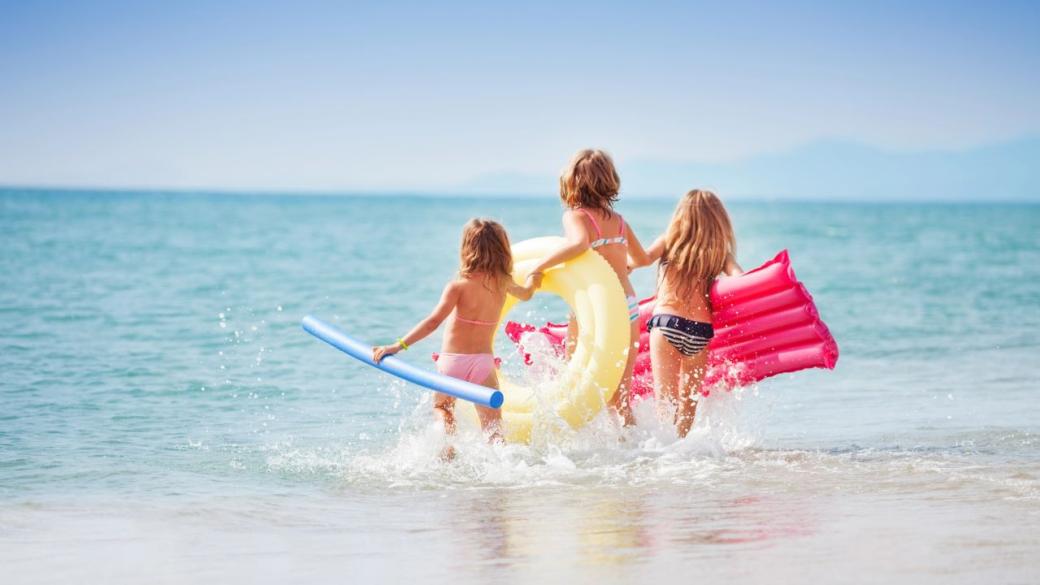 Как да изберете безопасни надуваеми артикули за плажа?